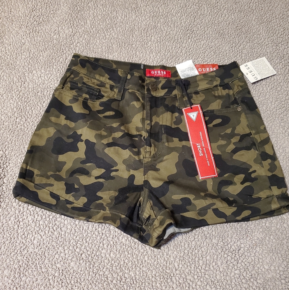 Guess Clementine HR Cuffed Stretch Shorts Brooks Camouflage Juniors Sz 32 NWT